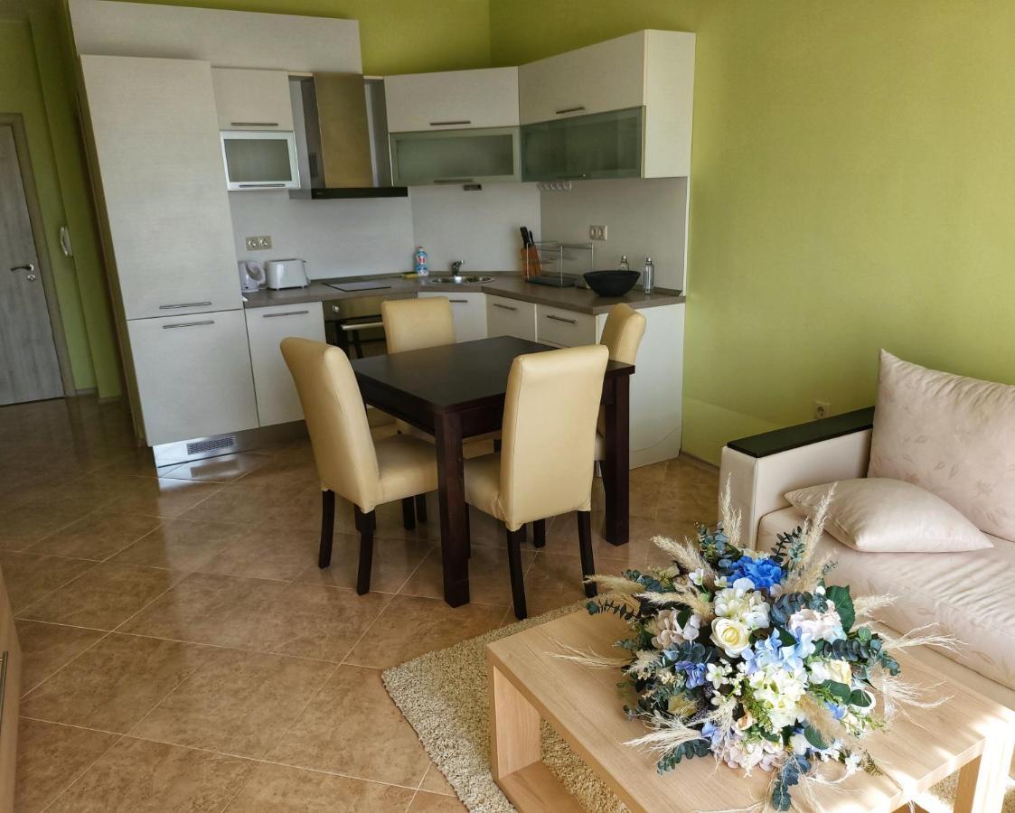 Elegantz Apartments Lamer Warna Exterior foto